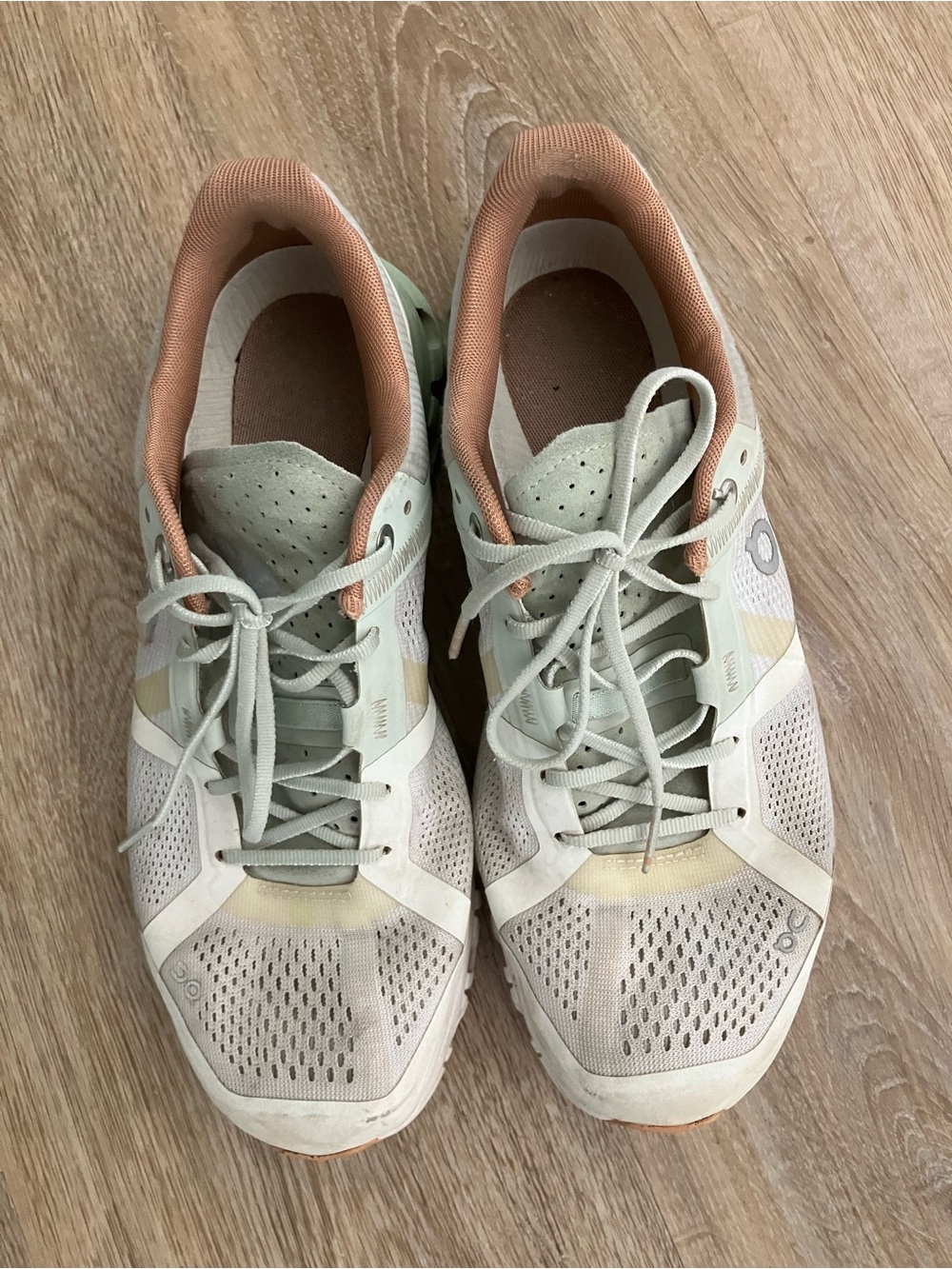 On Running Women’s Athletic Shoes in Light Green and Tan